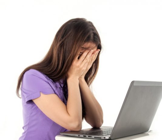 목 통증 자세 때문 아니다…”운동과 잠, 스트레스가 원인”