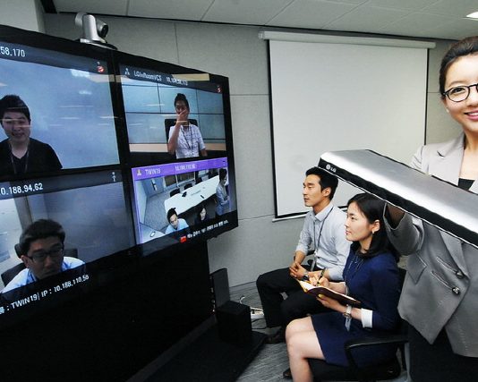 언택트 시대?…”선전구호에 속지 말아야”